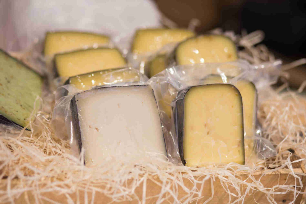 Vacuum-sealed cheese packaging – Volmar